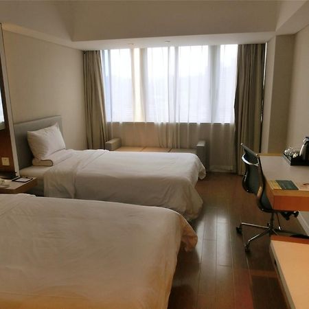 Ji Hotel Guangzhou Zhujiang New Town ภายนอก รูปภาพ